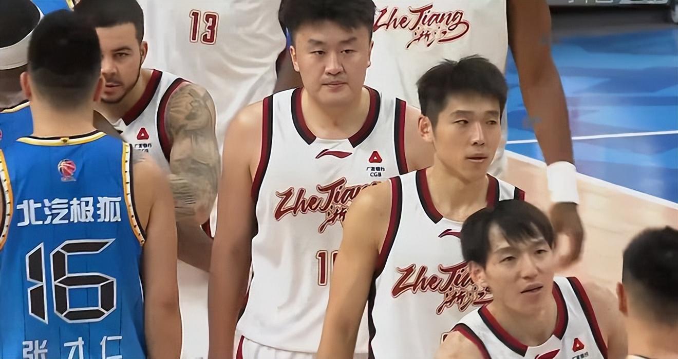 KAIYUNAPP-唉！3大投手3分16中2，频频打铁输北京，球迷：平时训练在干什么?