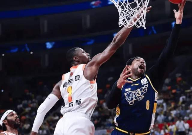 开云APP-广东胜江苏2喜2忧！张皓嘉奇兵，徐杰小胡难得齐爆，萨林杰防守糟|崔永熙|胡明轩|杜锋|季后赛|CBA_新浪体育_新浪新闻